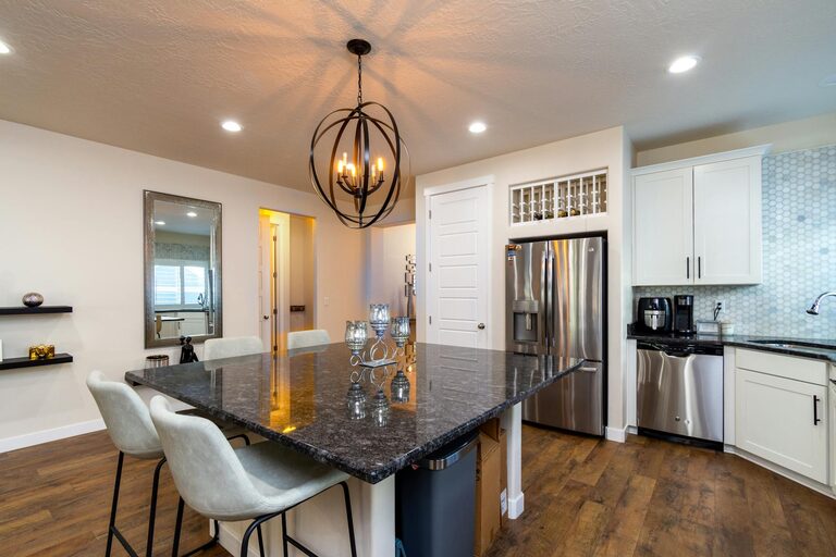 How to Keep a Tidy Fridge and Pantry: Simple Tips for Organized Storage